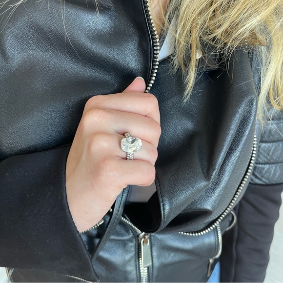 Solitaire ring Lola and Grace for Swarovski size 7 like new - Picture 13 of 17